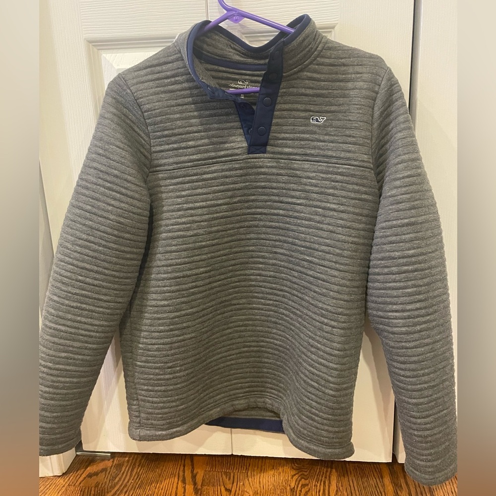 Vineyard Vines Gray Crewneck Sweatshirt. Boys size 18. GUC